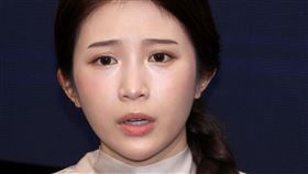 「雞排妹」鄭家純憔悴現身說明性騷擾始末。（記者邱榮吉/攝影）