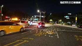 台北市博愛特區景福門發生追撞車禍。（圖／翻攝畫面）