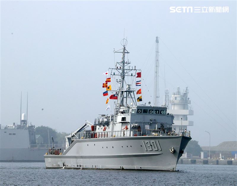 海軍春節加強戰備實施難船浮揚、防禦性布雷、水雷偵測、空中觀雷、水雷爆破及反特攻作戰等操演。（記者邱榮吉/攝影）