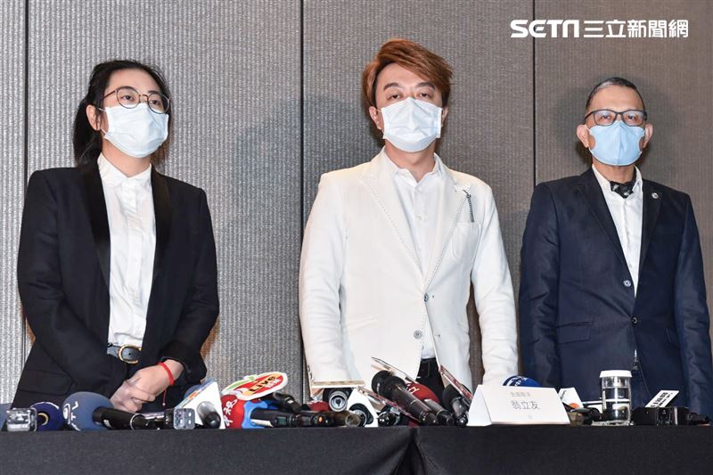 翁立友首度出面澄清，哽咽否認性騷擾。（圖／記者楊澍攝影）