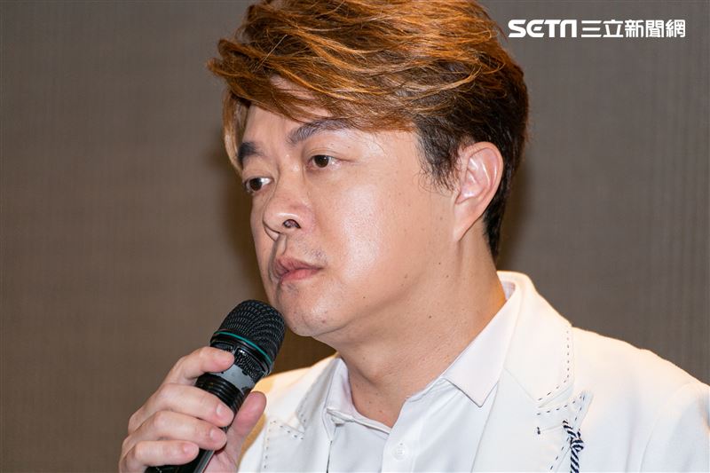 翁立友首度出面澄清，哽咽否認性騷擾。（圖／記者楊澍攝影）