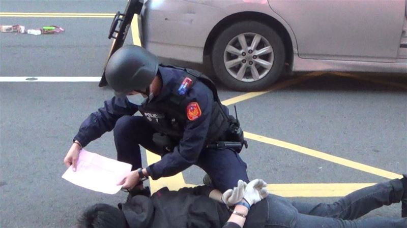 搶銀行先拜　警搜出媽祖籤詩：早告知