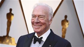 以電影《真善美》帥氣上校一角走紅全世界的加拿大男星克里斯多夫普魯瑪（Christopher Plummer），驚傳逝世，享壽91歲。
圖／美聯社／達志影像