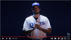 ▲包爾（Trevor Bauer）在個人YouTube頻道宣布加盟道奇。（圖／翻攝自包爾YT頻道）