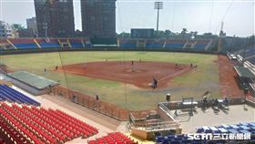 ▲富邦悍將春訓首場藍白戰在嘉義市球場。（圖／記者蕭保祥攝影）