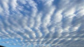 2天前才拍到地震雲！凌晨6.1強震狂搖　宜蘭網友全嚇傻▲（圖／翻攝自宜蘭知識+臉書）

