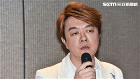 翁立友首度出面澄清，哽咽否認性騷擾。（圖／記者楊澍攝影）