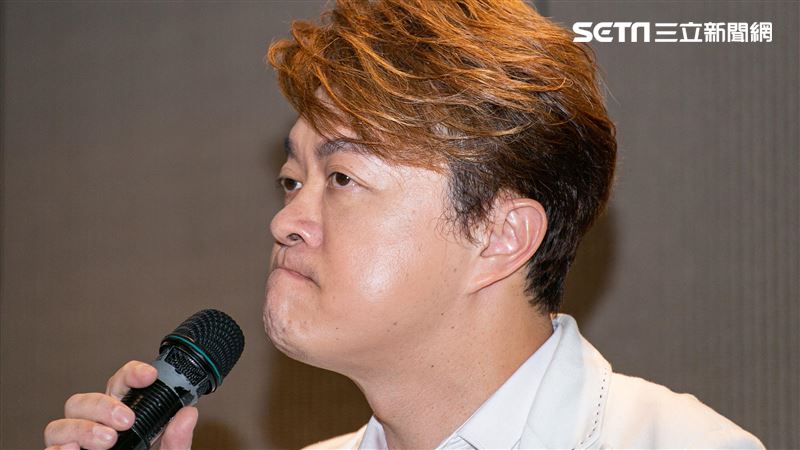 雞排妹早洩題　律師2點：翁牌全打錯