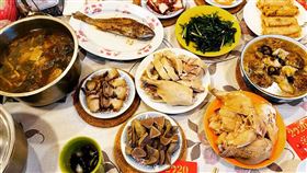 農曆春節期間免不了大魚大肉、零嘴甜食，但年後身形也跟著「團團圓圓」、發胖在所難免。（圖／記者簡浩正攝影）