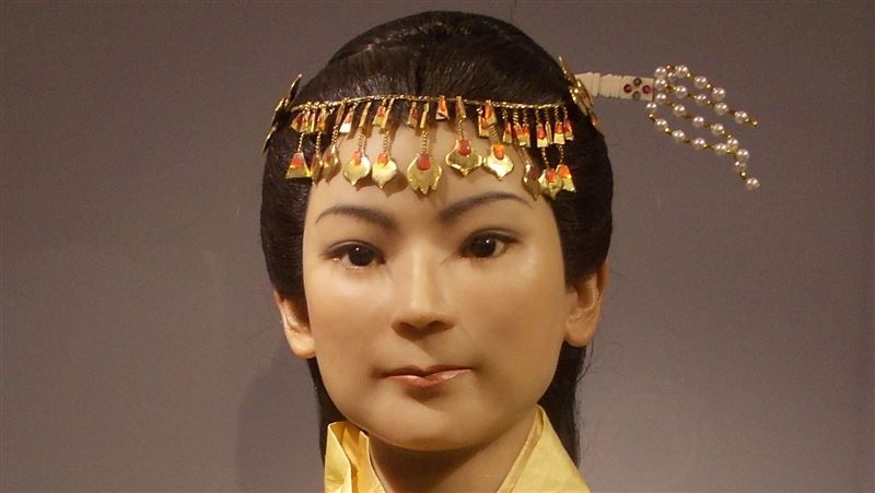 沉睡2千年女屍出土　皮膚竟柔軟白皙