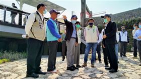 林欽榮等人會勘龍巖冽泉改造成果（1）高雄市副市長林欽榮（前左3）8日會同多名議員勘查龍巖冽泉改造成果，林欽榮表示，後續將請工務局、都發局研議向中央爭取經費，針對周邊生活環境及生態景觀部分持續改善。（高雄市水利局提供）中央社記者王淑芬傳真  110年2月8日