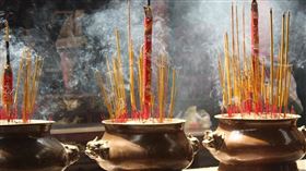 ▲犯太歲的人，到時候記得到廟宇拜太歲，當能助運。（示意圖／翻攝自pixabay）