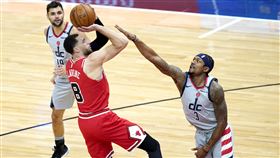 ▲拉文（Zach LaVine）、比爾（Bradley Beal）都攻下35分。（圖／美聯社／達志影像）