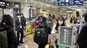 板橋車站返鄉疏運　防疫不打烊