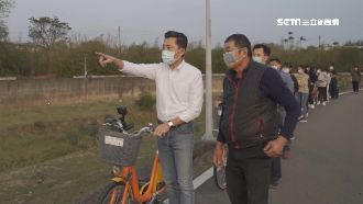 林智堅分享私房景點　大黃牛漫步河床