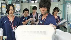 山下智久,新垣結衣,空中急診英雄。圖／八大電視提供