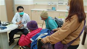 醫師提醒過年是急性腸胃炎好發期，在食用隔夜菜時千萬記得要充分加熱殺菌。（圖／安南醫院提供）