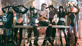 HUR/ AOA ENTERTAINMENT LAB提供