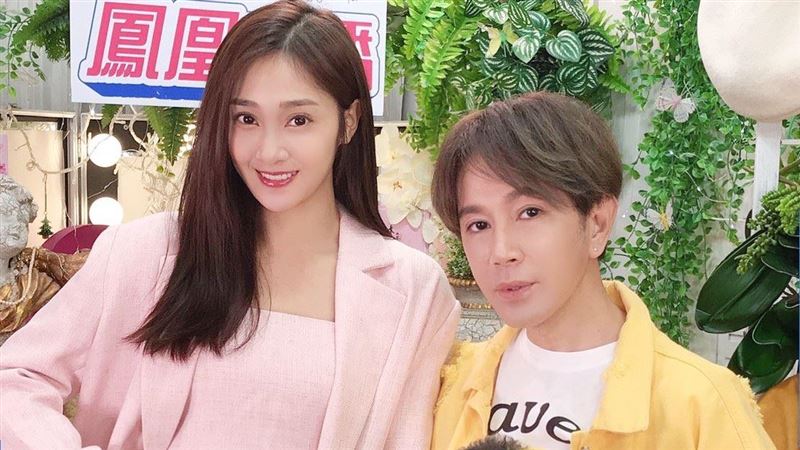 8點檔女星直播換衣服　竟直接有桃花