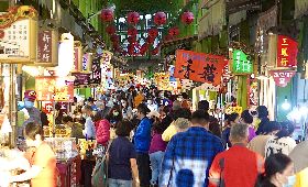 高雄三鳳中街採買年貨（1）