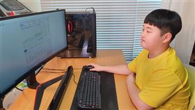 考大學沒用？國小弟自學炒股　拿媽千萬投資「暴賺43%」，Kwon Joon。▲（圖／路透社／達志影像）