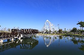 中央公園打卡熱點　科湳愛琴橋與抹茶湖