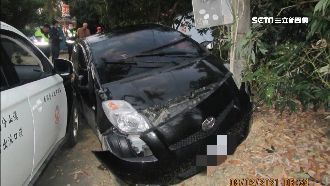 通緝犯違停拒檢　大聲怒吼衝撞警車