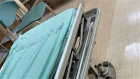 爆怨／酒駕撞爛別人新車！離譜男對話曝光　網友拳頭都硬了。（圖／翻攝自爆怨公社）