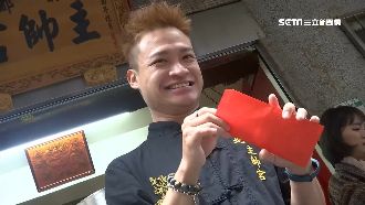 過年跑單遇天使　顧客送紅包外送員淚