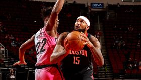 ▲「表弟」卡森斯（DeMarcus Cousins）首節攻下10分。（圖／翻攝自NBA推特）