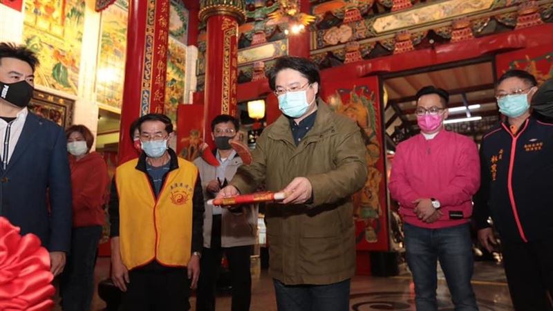 國運籤林右昌竟擲出…廟方喊從未見過