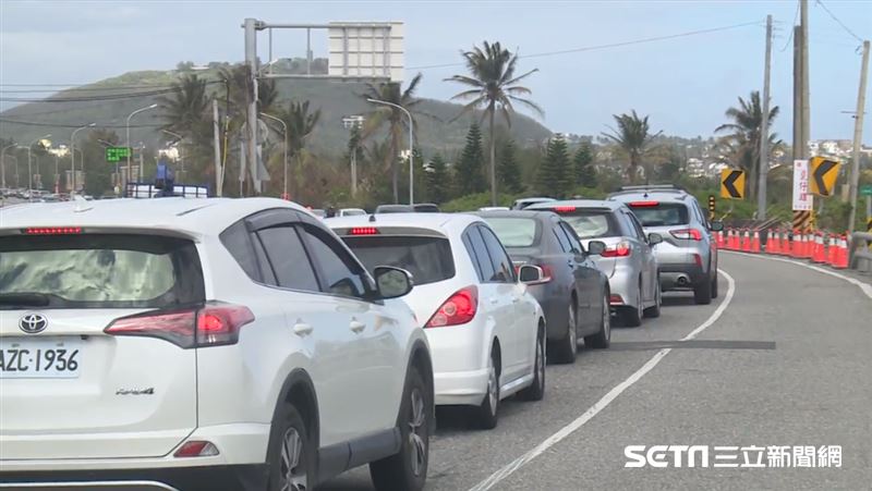 光復連假15處省道塞爆　合歡山高乘載管制