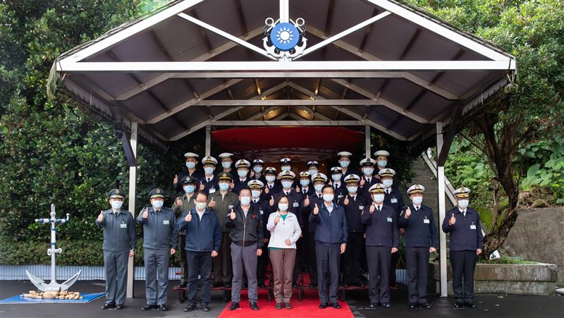 謝國軍堅守崗位　蔡總統慰勉海軍官兵