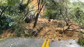 陽金公路,土石坍方,雙向封行,新北市,交通意外