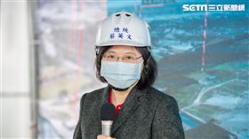 蔡英文春節慰勉「經濟部水利署水利新創科技研發及測試展示基地」緊急海淡機組。（圖／總統府提供）