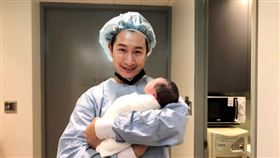 Darren兒子在初三西洋情人節出生。（圖／杰威爾音樂提供）