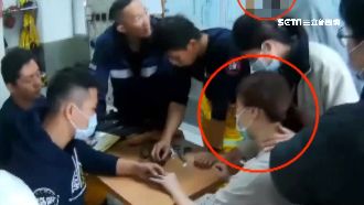 30萬婚戒拿不下來　女忍痛剪斷保指