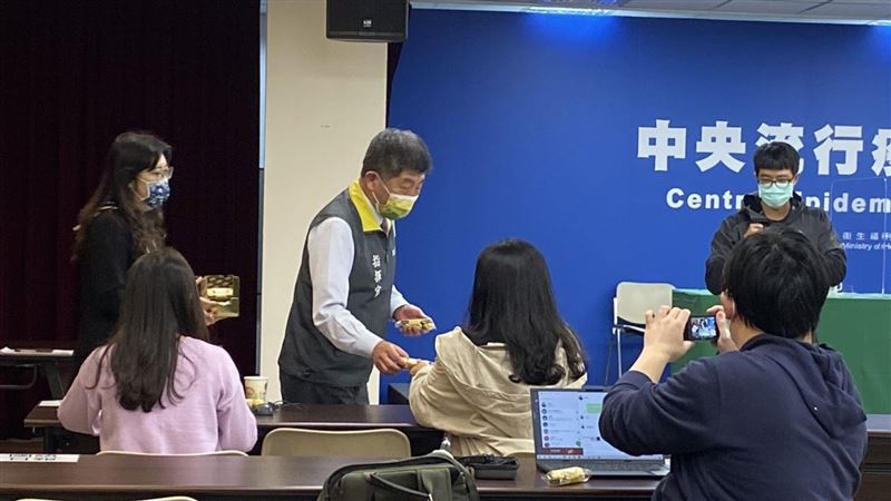春節首場記者會！陳時中曝情人節計畫