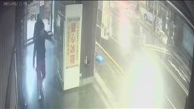  鋼鐵爸氣炸！「愛心冰箱」食物全壞掉　拔插頭2屁孩抓到了（圖／翻攝自鋼鐵爸(阮橋本)臉書粉絲專頁）