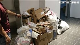 堆放雜物。（圖／建管處提供）