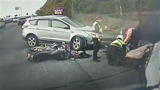 屏東重機、休旅車對撞　騎士當場死亡