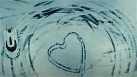 ▲Koenigsegg Regera甩尾（圖／翻攝自Koenigsegg Youtube）