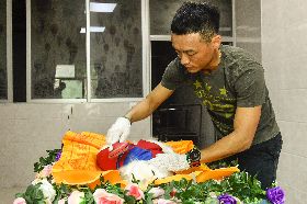 中國十大冷門職業 寵物入殮師壽衣模特