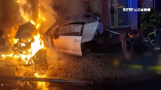 駕駛醉茫上路　自撞民宅「火燒車」