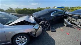 勞斯萊斯,賠慘,夾殺,台南,翻攝臉書爆廢公社公開版