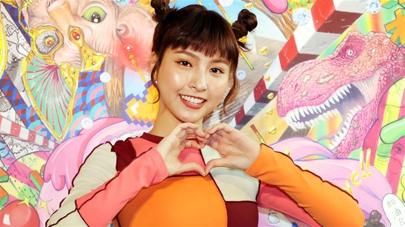 遺憾小鬼沒見爸媽　峮峮鬆口男友條件