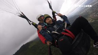 懼高症挑戰飛行傘　男高空崩潰頻哀號