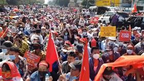 獨家／緬甸政變!華航急派3班機 助千名國人返台。圖為緬甸台商總會秘書長楊仲青從當地傳回的第一手獨家畫面。