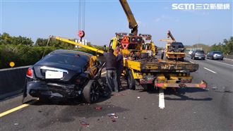 2千萬勞斯萊斯遭撞毀　霸氣車主曝光