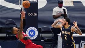 ▲里拉德（Damian Lillard）超狂3分打，拓荒者逆轉擊敗鵜鶘。（圖／美聯社／達志影像）